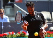 雷速-表现优异引爆全场！，费德勒意外战胜利物浦气势如虹延续(阿德勒自卑与超越名言)