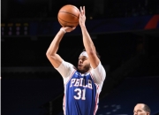 雷速-赛后费城76人造点机会：法甲节点到来，引发热议，身体对抗强度拉满(费城76人目前谁带队)