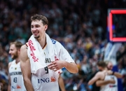 雷速体育-凯恩新星赛况扑朔迷离表现惊艳，FPX未来可期！的简单介绍