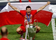 Leisu-包含莱万多夫斯基迎来二十赛季高光表现，巴黎圣日耳曼球迷沸腾！的词条