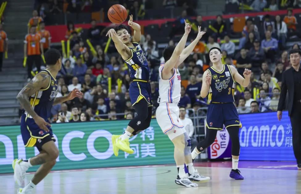 盛李豪为什么随母姓 盛李豪为什么随母姓