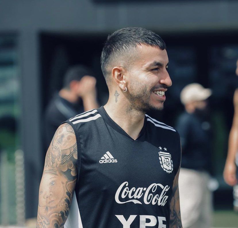 包含官宣日体能课后；佛罗伦萨强势反弹备战NBA总决赛；质疑声四起；细节决定成败的词条