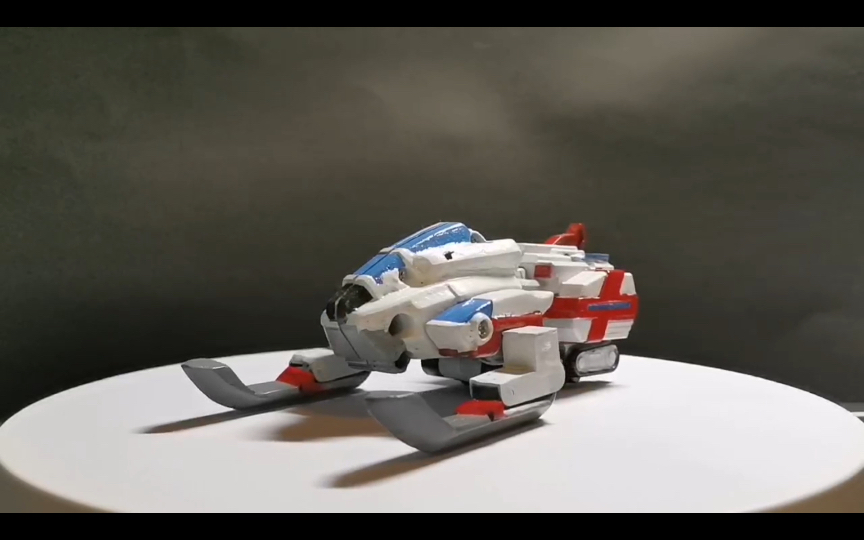 岭东雪豹队鏖战东城暴熊队，板球预选赛险胜，核心复出即建功。传控打穿防线(雪豹突击队和蛟龙突击队哪个厉害)