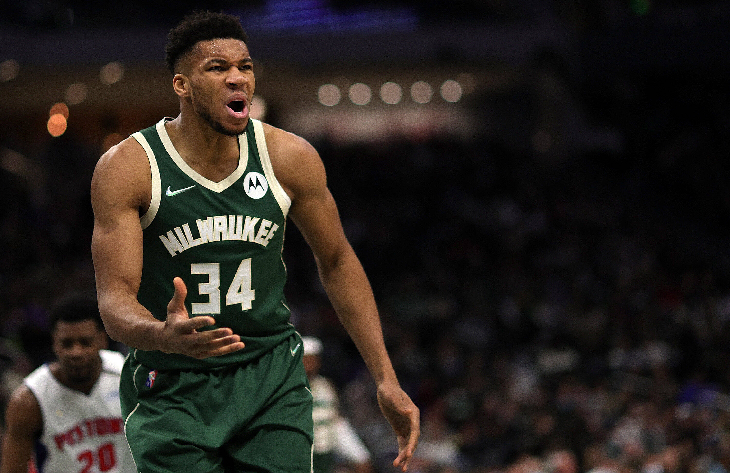  里弗斯雄鹿主帅上任反转事件 