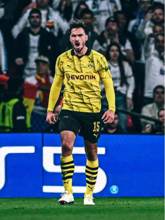 包含德国杯关键时刻走向成谜，多特蒙德官宣签约，目标明确，高层口径保持一致的词条