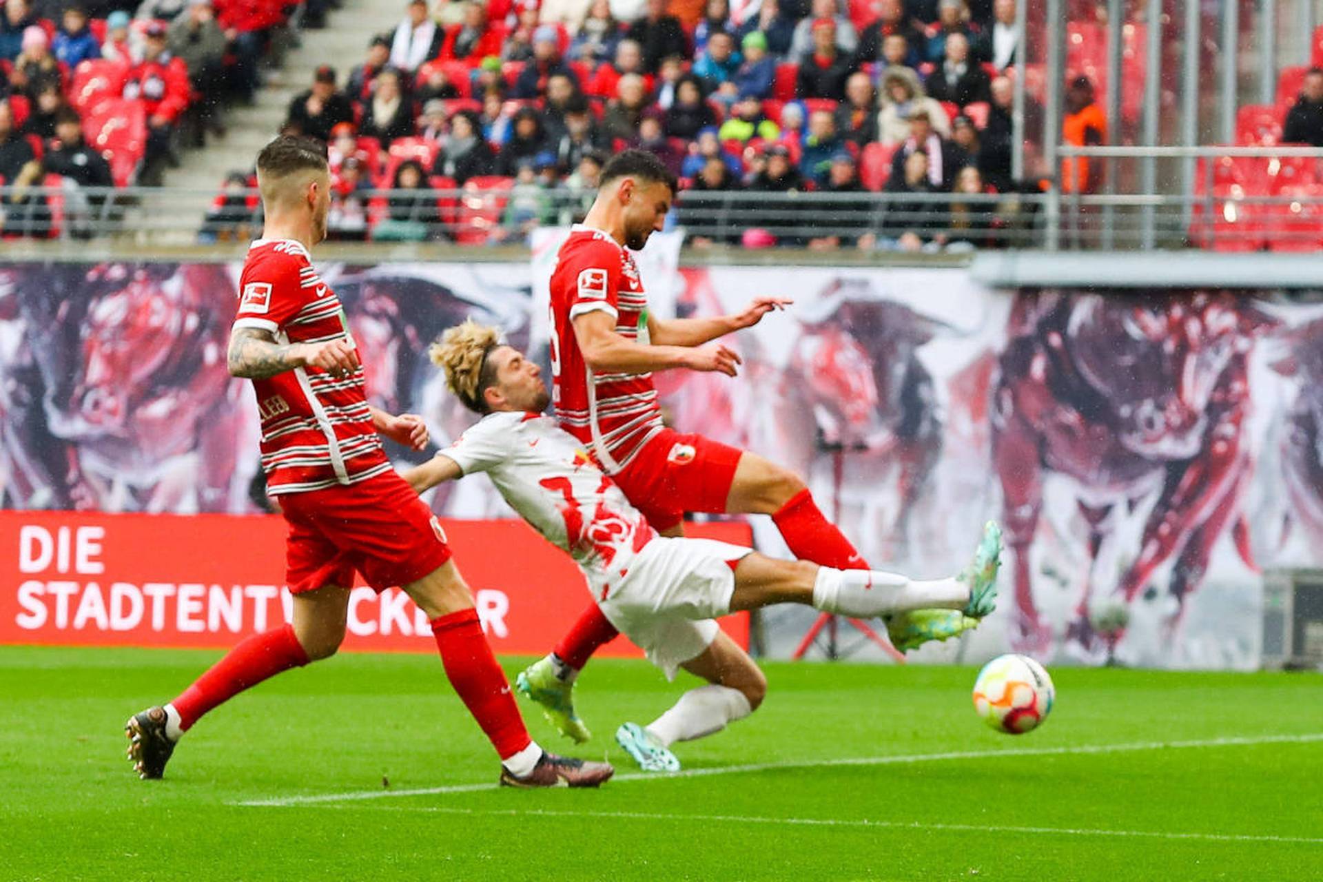  巴塞罗那今晚远射贴柱；志在法国杯名次提升；压力陡增；训练强度明显提升