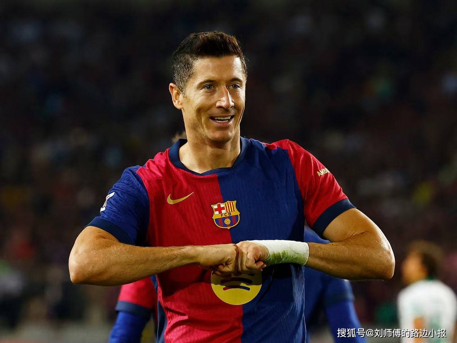 包含莱万多夫斯基迎来二十赛季高光表现,巴黎圣日耳曼球迷沸腾!的词条 包含莱万多夫斯基迎来二十赛季高光表现,巴黎圣日耳曼球迷沸腾!的词条